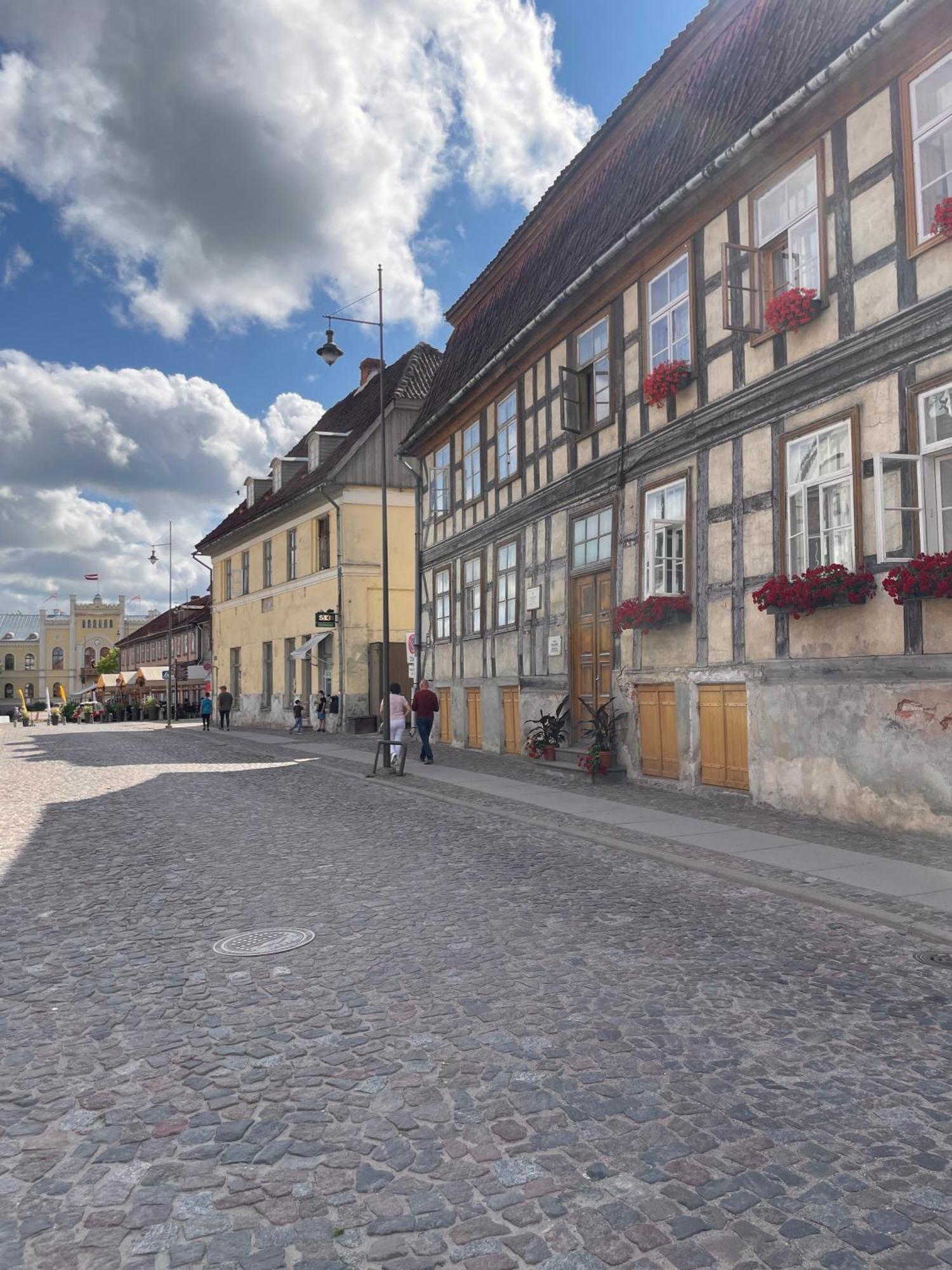 Oldest Building In Kuldiga Apartment Exterior photo